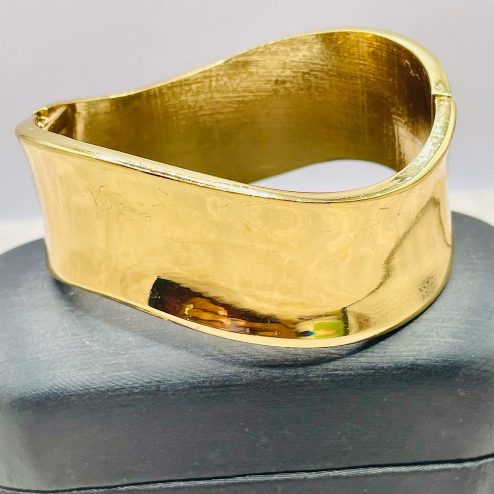 Organic Wave Shaped Wide Gold Tone Cuff Bracelet. Clamper. 7 inches